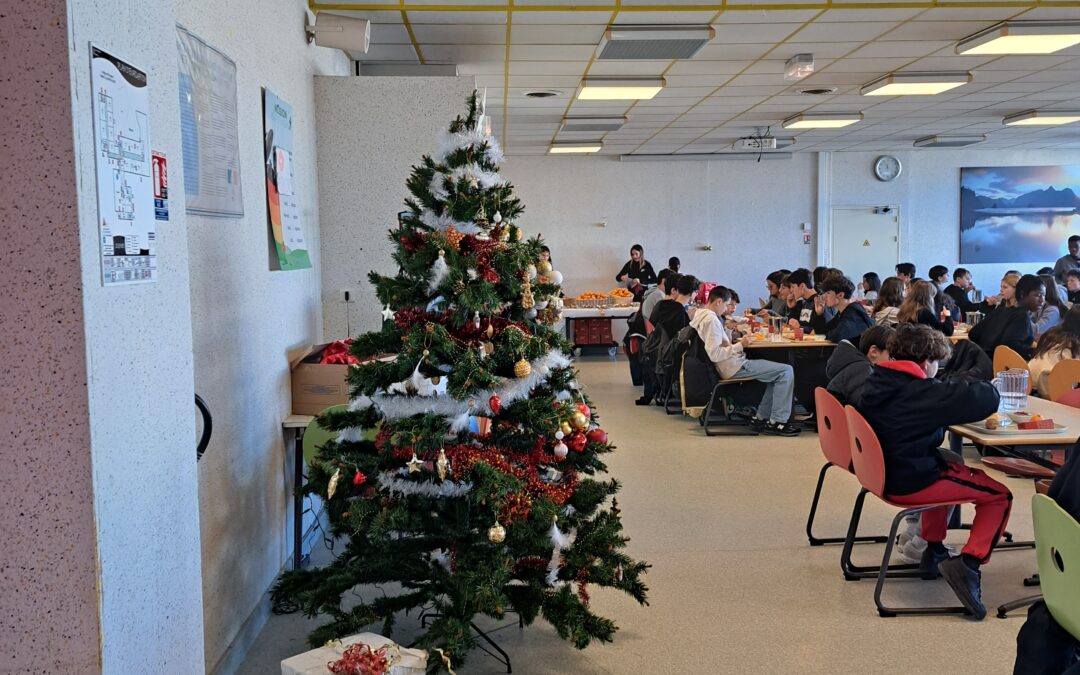 Repas de fête au collège Saint-Exupéry